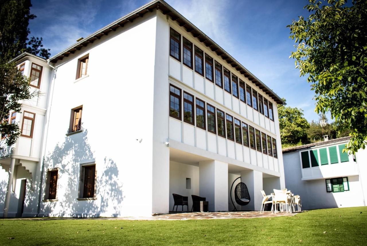 A Casa Da Botica Hotel Samos Bagian luar foto