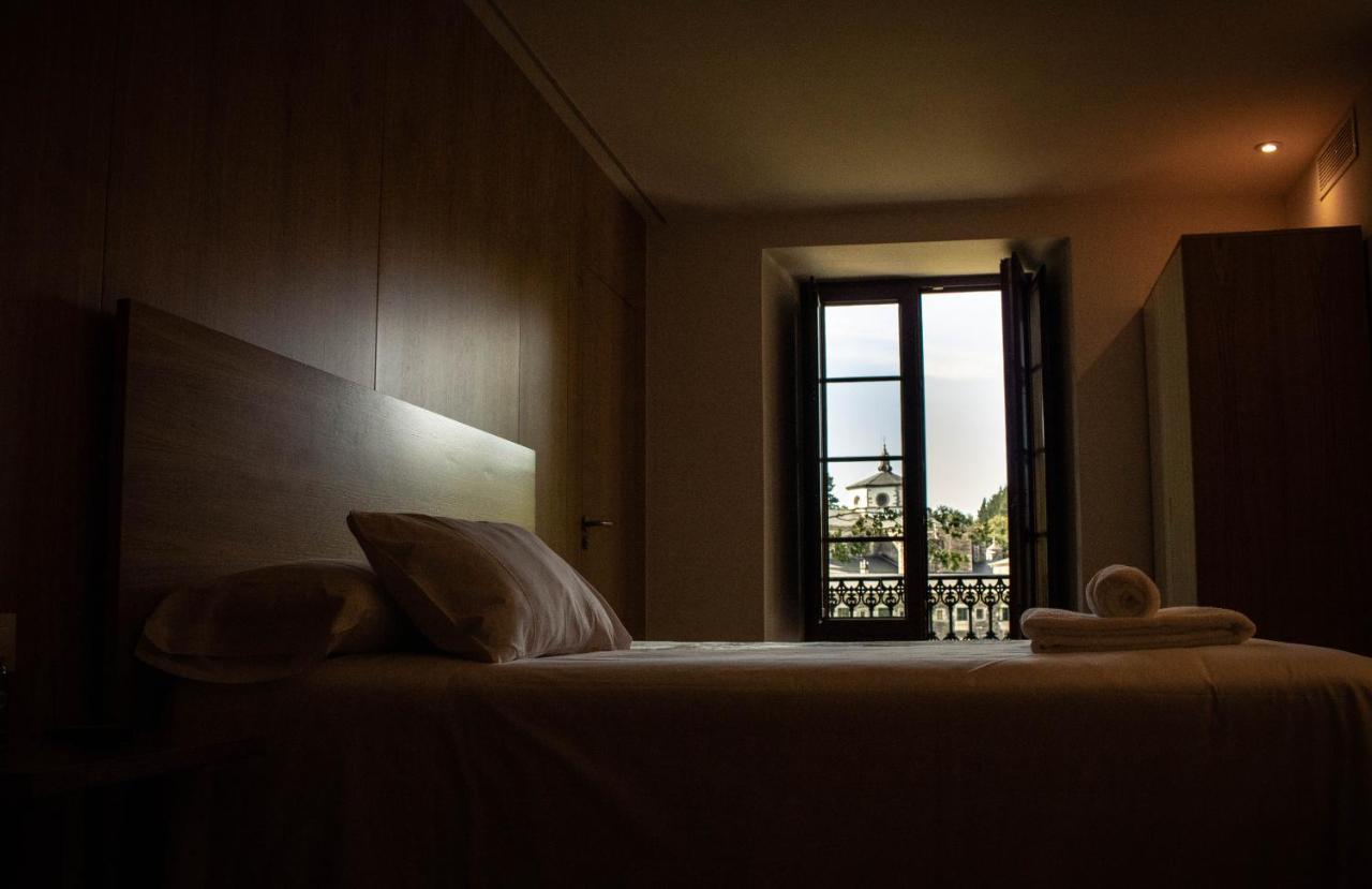 A Casa Da Botica Hotel Samos Bagian luar foto