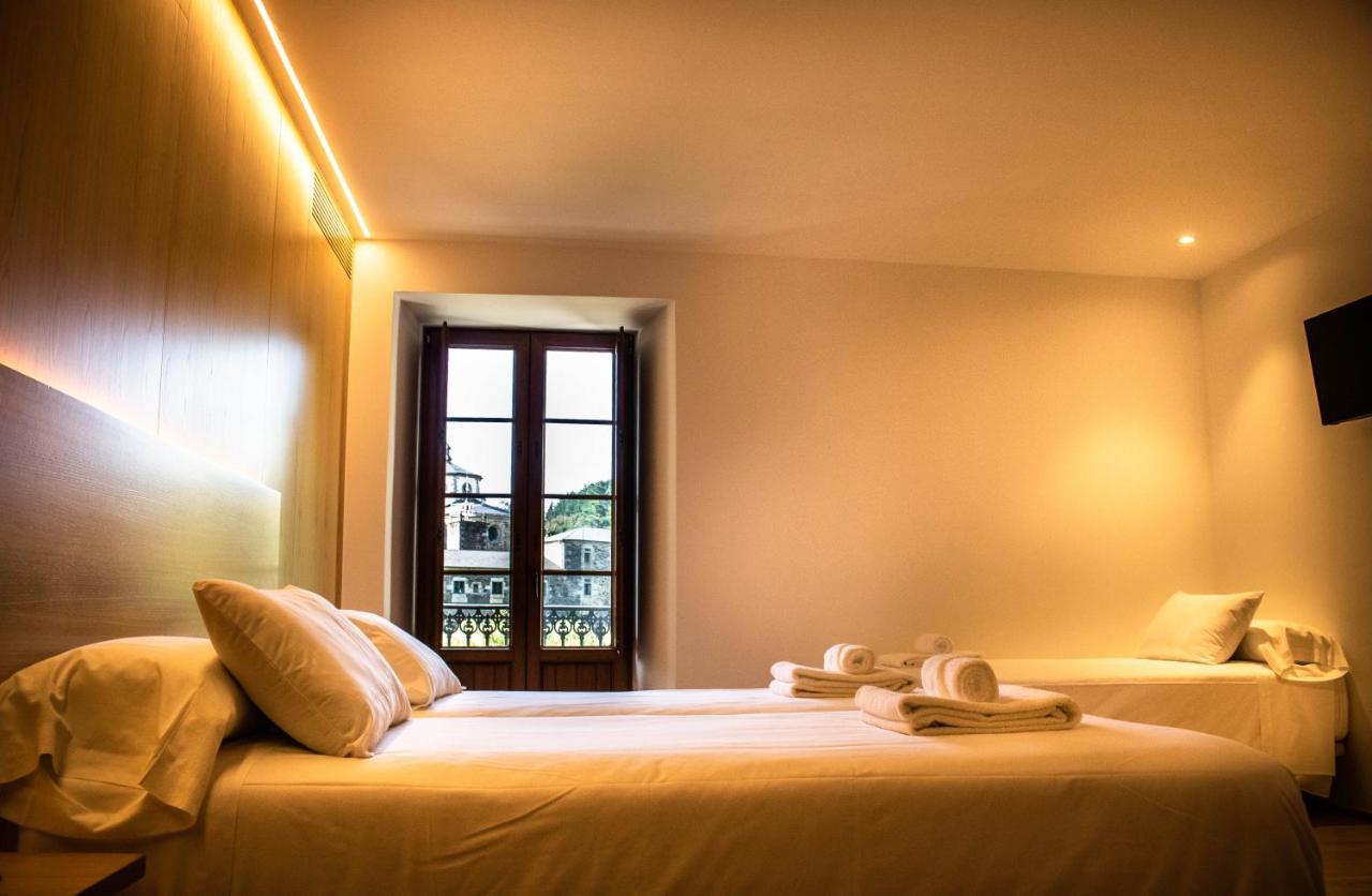 A Casa Da Botica Hotel Samos Bagian luar foto