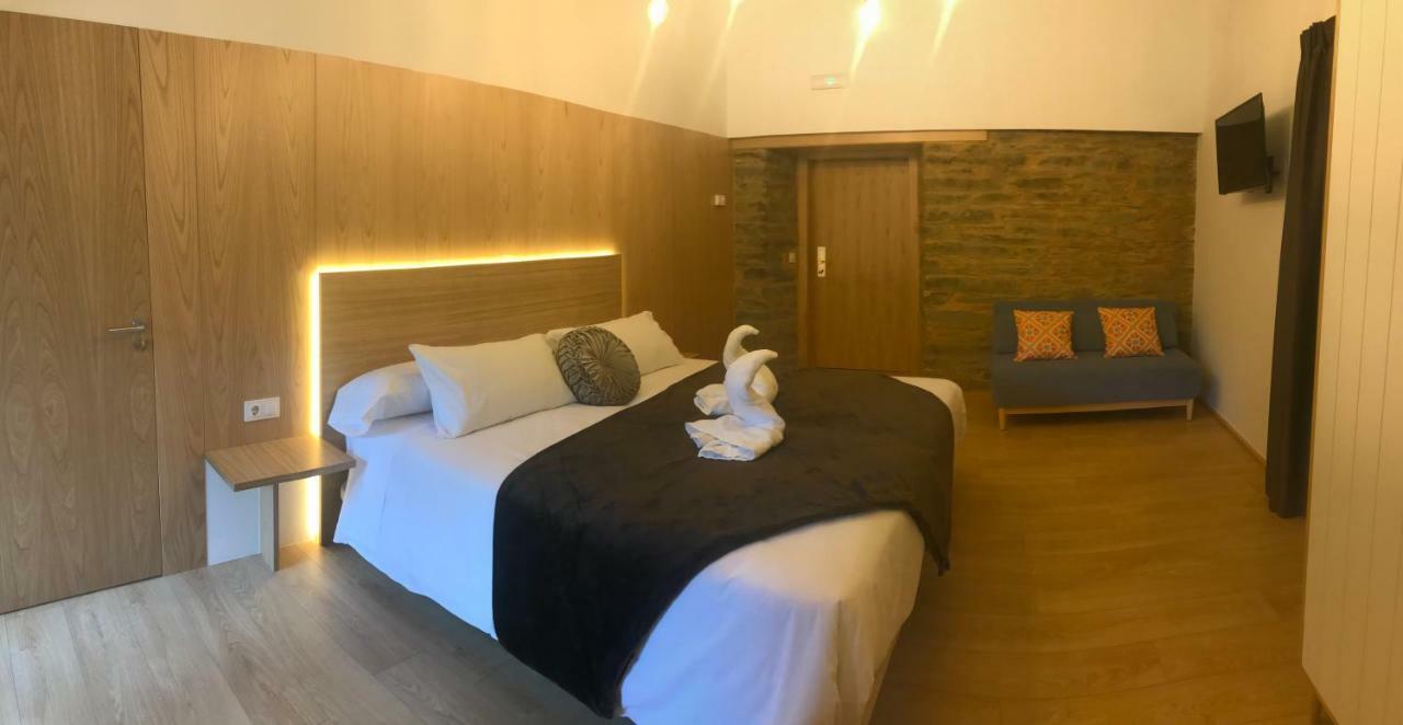 A Casa Da Botica Hotel Samos Bagian luar foto